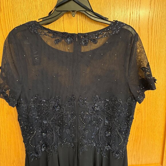 Xscape Navy Blue Gown Size 12 - Picture 4 of 7